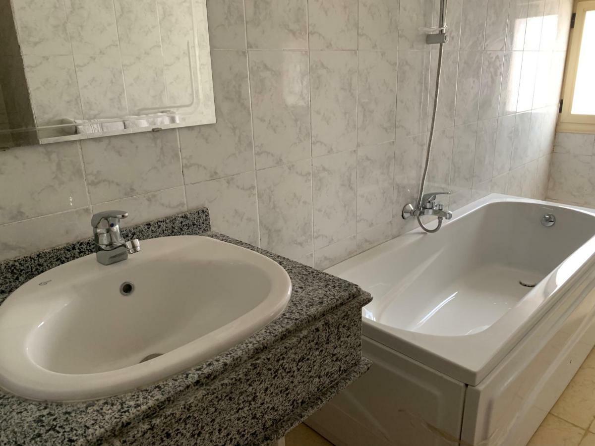 Royal Nj Hotel Бурдж Ел Араб Екстериор снимка